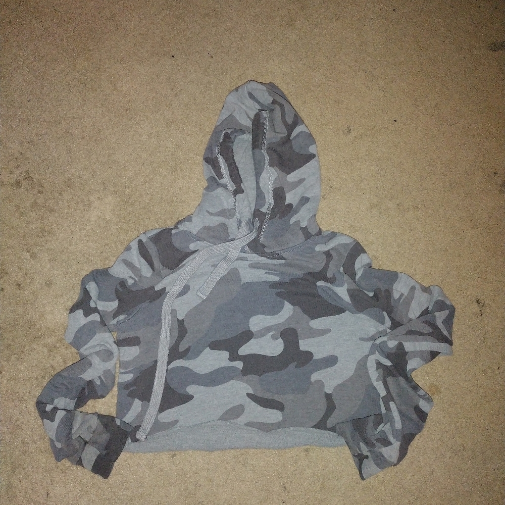 Camo crop top sweatshirt